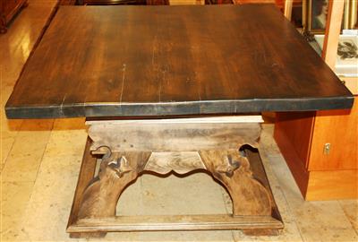 Provinzieller Tisch (sogen. Jogltisch) - Kunst, Antiquitäten und Schmuck