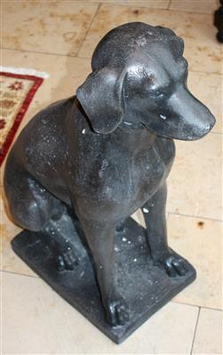 Gartenfigur "Sitzender Hund" - Online Auktion Kunst, Antiquitäten und Schmuck