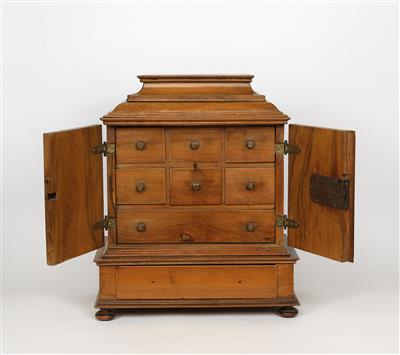 Kabinett-Kästchen 18./19. Jahrhundert - online auction Kunst, Antiquitäten und Schmuck