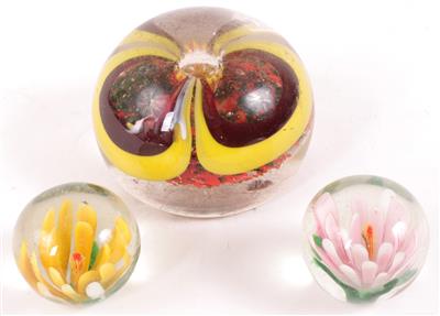 3 Briefbeschwerer (paperweight) - online auction Kunst, Antiquitäten und Schmuck