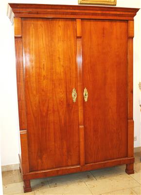 Garderobe-Kasten - Umění, starožitnosti, hračky e šperky