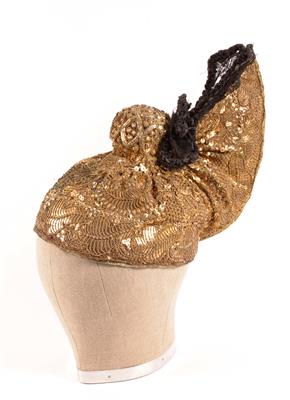 Goldhaube, zu alpenländischer Tracht gehörige Kopfbedeckung - Arte, antiquariato e gioielli