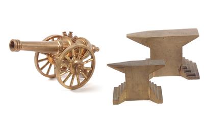 Modell einer Artilleriekanone und 2 Schmiedeambose - Umění, starožitnosti, šperky