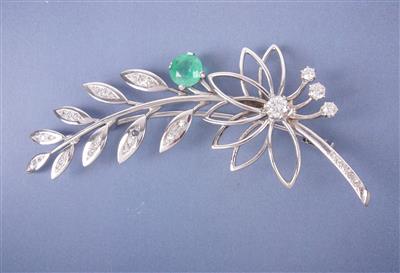Brillant/Diamant Smaragdbrosche - Jewellery, antiques and art