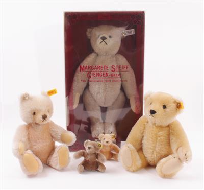 5 Steiff Teddybären - Schmuck, Kunst & Antiquitäten