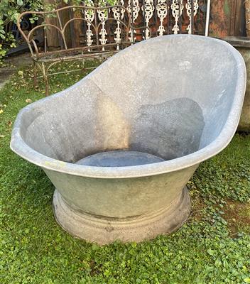 Alte Sitzbadewanne, Anfang 20. Jahrhundert, - Garden