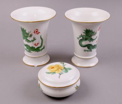2 Vasen, 1 Deckeldose, Meissner Porzellan, - Gioielli, arte e antiquariato