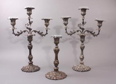 3 Kerzenständer, in klassizistischem Stil, - Schmuck, Kunst & Antiquitäten