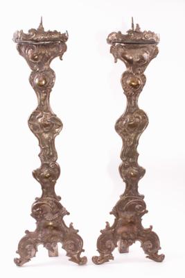 Paar sakrale Kerzenständer im Barockcharakter - Jewellery, antiques and art