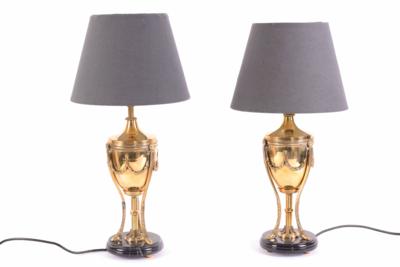 Paar Nachttischlampen in klassizistischem Stil, - Jewellery, antiques and art