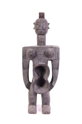 Afrikanische Figur einer stehende Frau - Jewellery, Works of Art and art