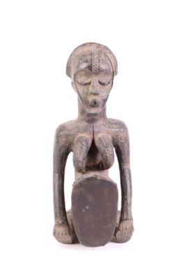 Afrikanische sitzende Figur Mutter mit Kind - Schmuck, Kunst & Antiquitäten