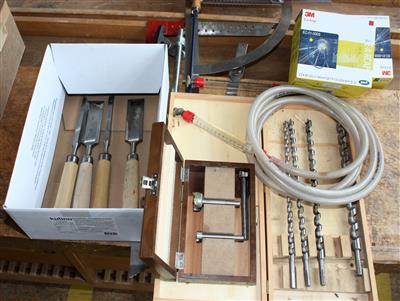 Zimmermannswerkzeug - Maschinen zur Holzbearbeitung