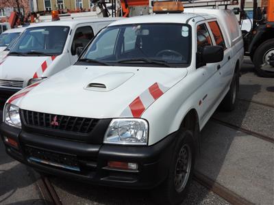 LKW Mitsubishi L200/4 x 4, Pick-Up, weiß - Cars and vehicles