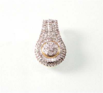 Diamantanhänger zus. ca. 0,70 ct - Antiques, art and jewellery