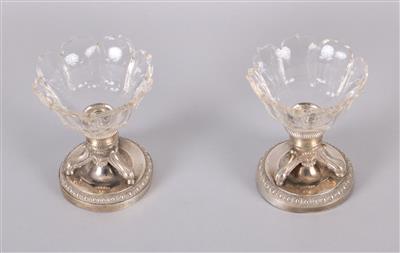 Paar klassizistische Glasschälchen mit Silberfüßen - Kunst, Antiquitäten und Schmuck