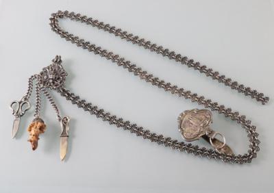 Trachtenbauchkette mit 3 Anhänger - Antiques, art and jewellery