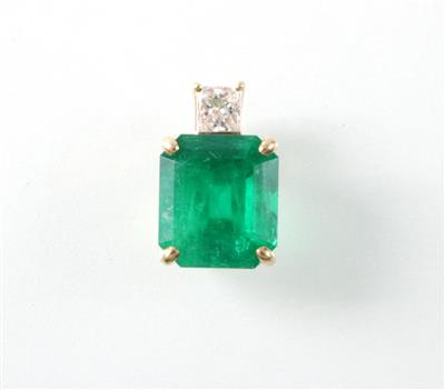 Smaragd-Diamantanhänger zus. ca. 6,85 ct - Umění, starožitnosti, šperky