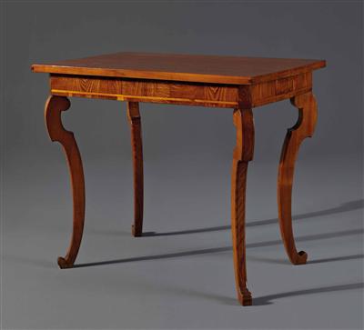 Tisch im Rokokostil - Antiques, art and jewellery