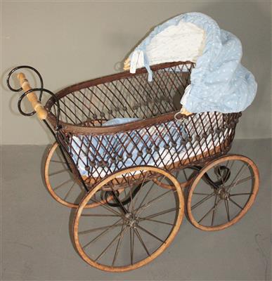 Kinderwagen in Antiker Stilform, 20. Jh. - Arte, antiquariato e gioielli