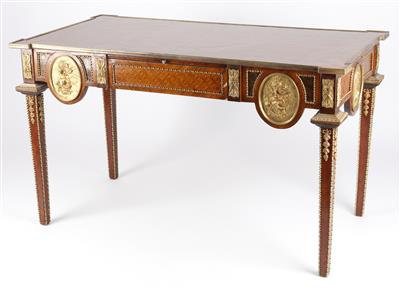Schreibtisch in klassizistischer Stilform 20 Jh. - Umění, starožitnosti, šperky