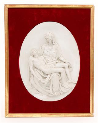 Biskuitporzellanrelief "Pieta (nach Michelangelo)" - Antiques, art and jewellery