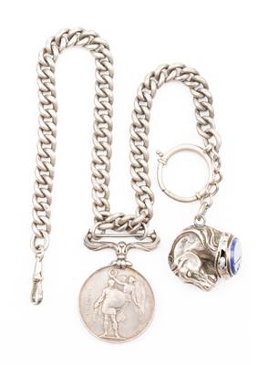 Uhrkette mit 2 Angehängen "Petschaft-Pferdekopf, Medaille" - Antiques, art and jewellery