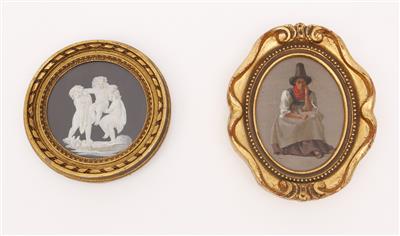 2 Miniaturen "Dame in Tracht, Putti" um 1900 - Kunst, Antiquitäten und Schmuck
