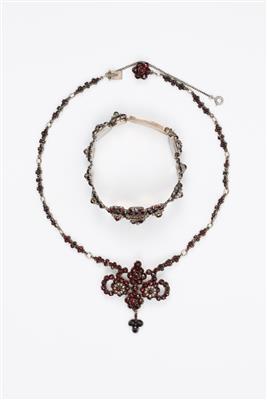 Granat Griesperlenarmreif und-Collier, Arbeit um 1900 - Jewellery, watches and silver