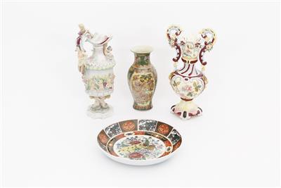3 verschiedene Vasen, 1 Schüssel - Antiques and art
