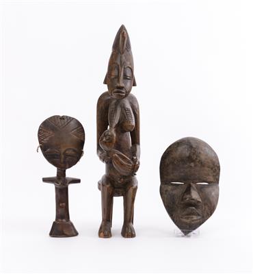 3 afrikanische Skulpturen, 20. Jh. - Antiques and art