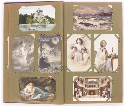 2 große Alben mit ca. 500 Ansichtskarten und diversen Sammelfotos, Österreich um 1910 - Arte e antiquariato
