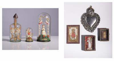 Zwei Wachsbossierungen, Eingericht, flammendes Herz, 3Wallfahrtssouvenirs, 19. Jahrhundert und um 1900 - Antiques and art