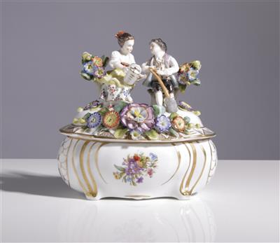 Deckeldose mit Gärtnerkinder, Ende 19. Jahrhundert - Kunst & Antiquitäten