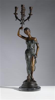 Leuchterfigur mit Lichtbringerin Hekate, 20. Jahrhundert - Antiques and art