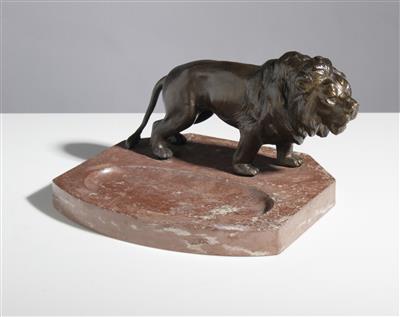 Schreibablage mit plastischem Löwen, 1. Drittel 20. Jahrhundert - Kunst & Antiquitäten
