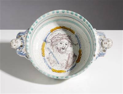 Kleine Deckelterrine "Ecce Homo", sog. Godenschale, Gmunden, 19. Jahrhundert - Antiques and art