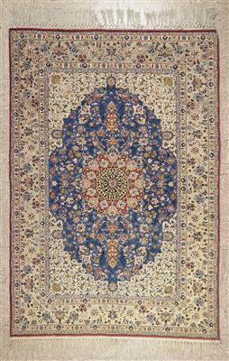 Isfahan Wandteppich, ca. 216 (240) x 148 cm, Zentralpersien, 1. Hälfte 20. Jahrhundert - Umění a starožitnosti