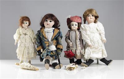 Fünf Puppen, teils J. Steiner - Antiques and art
