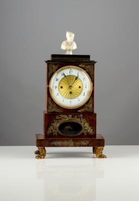 Biedermeier Kommodenuhr mit Datumsanzeige, Donaumonarchie um 1820/30 - Kunst & Antiquitäten