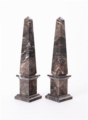 Paar dekorative Obelisken - Frühlingsauktion II