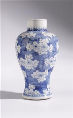 Blau-weiße Vase, - Asta di autunno