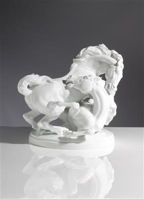 Kämpfende Pferde, Entwurf Robert Ullmann (1903-1966) um 1935, Porzellanmanufaktur Augarten, Wien - Spring Auction