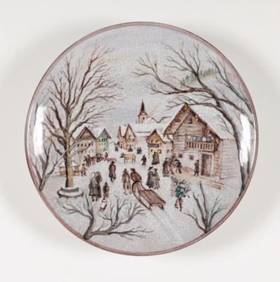 Wandteller - Schale “Winterliches Dorf”, Entwurf Ernst Huber (Wien 1895–1960), Ausführung Schleiss Gmunden - Podzimní aukce