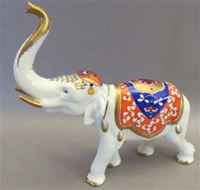 Elefant mit Rüssel nach oben - Kunst, Antiquitäten und Schmuck