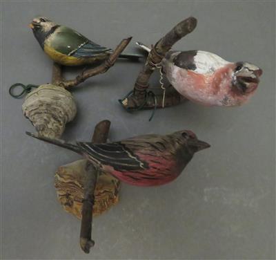 3 Singvögel auf Ast, 20. Jhdt. - Kunst, Antiquitäten und Schmuck