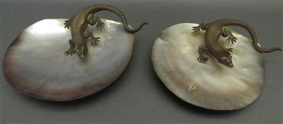 2 Perlmutt-Muschelschalen, 19./20. Jahrhundert - Antiques, art and jewellery