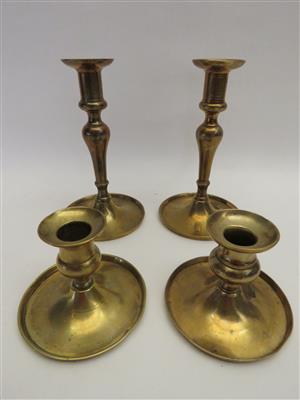 Zwei Paar Messing-Kerzenleuchter, 18./19. Jahrhundert - Antiques, art and jewellery