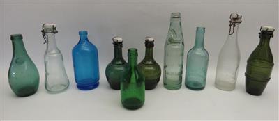 10 verschiedene Flaschen, großteils 2. Drittel 20. Jhdt. - Kunst, Antiquitäten und Schmuck