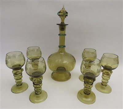 Weinkaraffe mit Stöpsel, Theresienthal um 1890, und 6 Römer, 20. Jhdt. - Antiques, art and jewellery